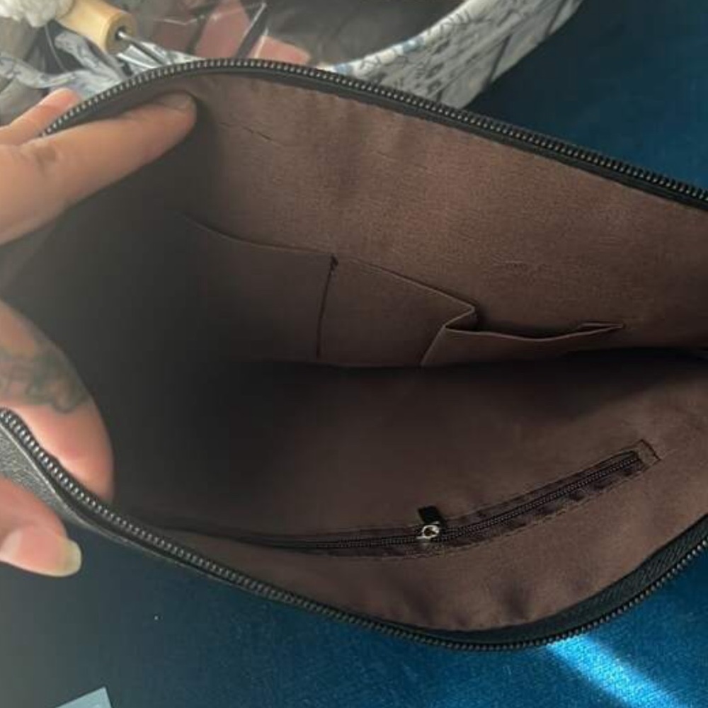 🖤 PU Large Clutch Purse 🖤 - Picture 5 of 5